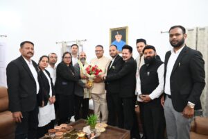 कैबिनेट मंत्री गणेश जोशी नवनिर्वाचित कार्यकारिणी एवं बार एसोसिएशन के अध्यक्ष को दी बधाई