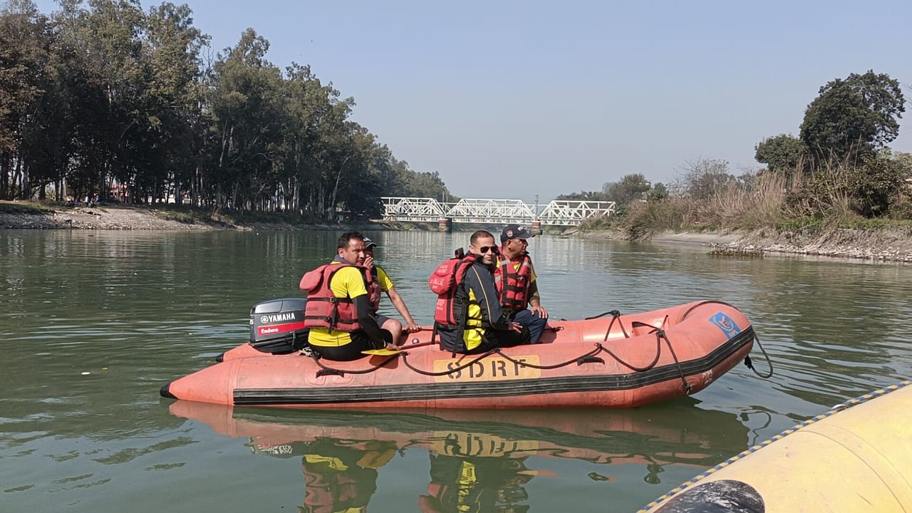 नमामि गंगे घाट, हरिद्वार में डूबे IIT के छात्र की सर्चिंग में तेजी लाये जाने के सेनानायक, SDRF श्री अर्पण यदुवंशी ने दिए निर्देश