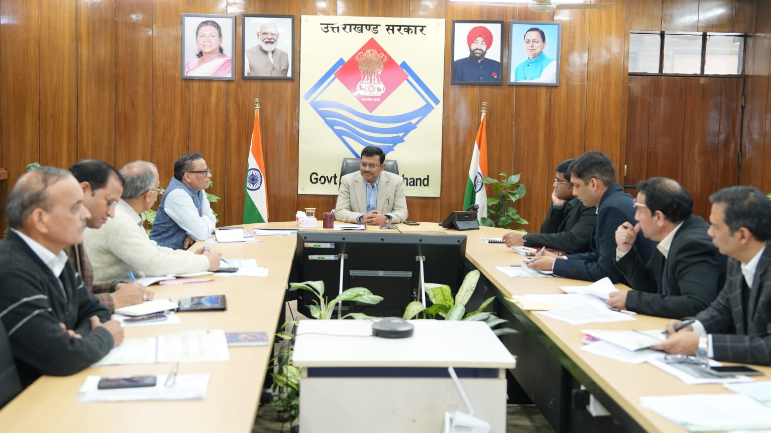 मुख्य सचिव आनन्द बर्द्धन ने टिहरी झील को ग्लोबल डिटिनेशन के रूप में विकसित किये जाने के लिये प्रभावी कार्ययोजना बनाये जाने के दिये निर्देश