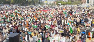 कांग्रेस ने महिला अपराध, भ्रष्टाचार, बेरोजगारी, ध्वस्त कानून व्यवस्था, महंगाई व जंगली जानवरों के हमलों के खिलाफ किया राजभवन घेराव