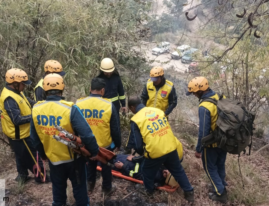 हरिद्वार मनसा देवी पहाड़ी पर आग का मॉक ड्रिल बना हकीकत जैसा मंजर, तीन लोग झुलसे।