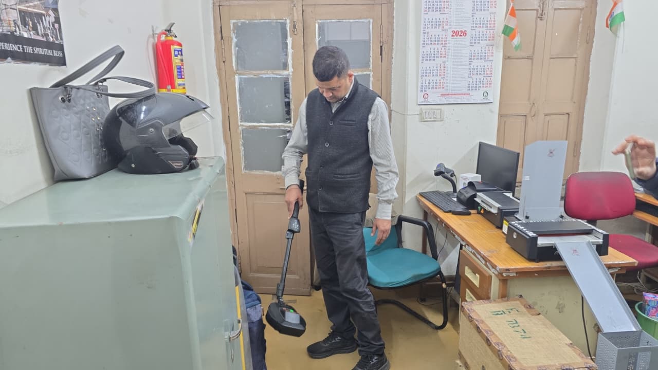 पासपोर्ट ऑफिस में धमाकों की धमकी पर दून पुलिस की त्वरित कार्यवाही, अज्ञात व्यक्ति द्वारा ई-मेल के माध्यम से पासपोर्ट आफिस को बम से उड़ाने की दी थी धमकी