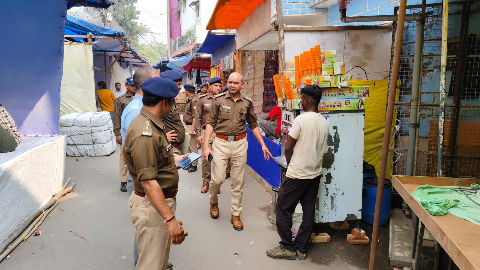एस०पी० सिटी देहरादून द्वारा झंडा मेला क्षेत्र का भ्रमण कर सुरक्षा व्यवस्था का लिया जायजा