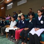 विधानसभा अध्यक्ष ऋतु खण्डूडी भूषण की पहल पर गैरसैंण के 09 बच्चों ने देखा भराड़ीसैंण स्थित विधानसभा भवन में चल रहा बजट सत्र