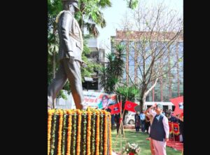 जनरल बिपिन रावत की जयंती पर सैनिक कल्याण मंत्री गणेश जोशी ने पुष्पचक्र अर्पित कर श्रद्धांजलि दी