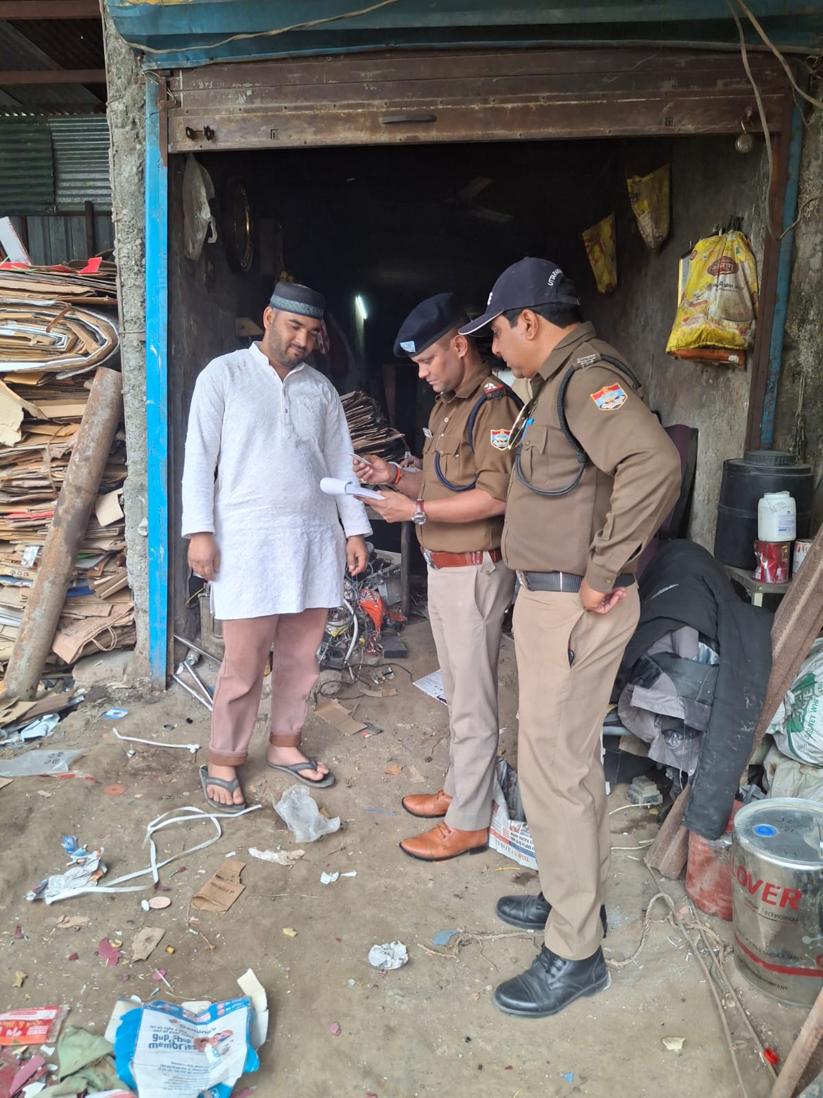 Operation Crackdown के तहत एसएसपी दून के निर्देशों पर लगातार जारी है दून पुलिस का सत्यापन अभियान