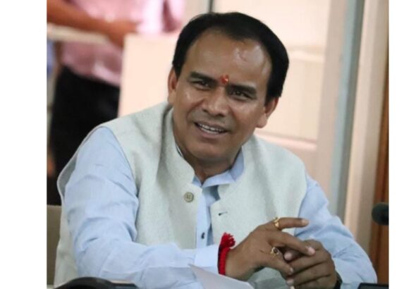 उच्च शिक्षा विभाग में किताबों का संकट दूर करेगी ई-लाइब्रेरी- डाॅ. धन सिंह रावत