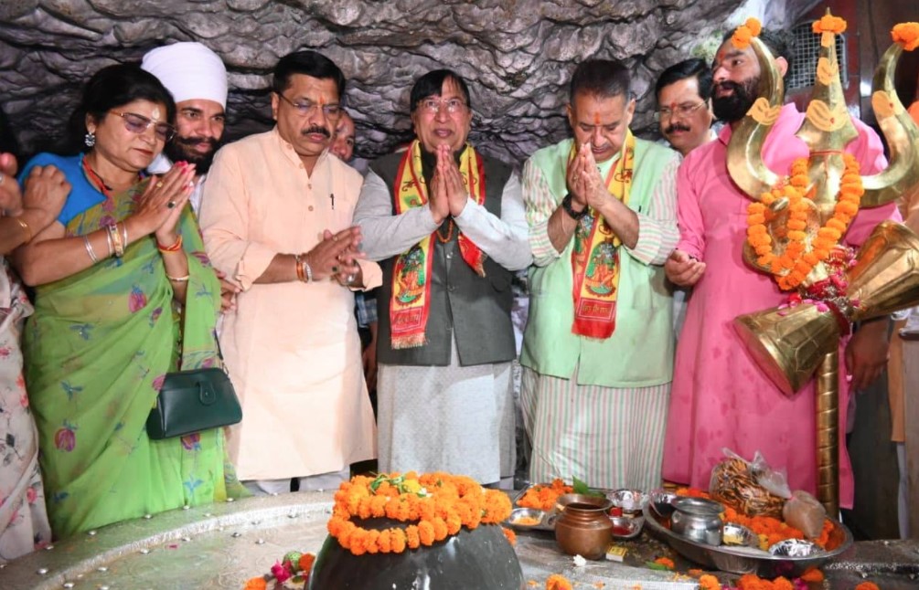 पीएम मोदी के कार्यकाल के 12 वर्ष पूरे होने पर राज्यसभा सांसद डॉ. नरेश बंसल ने दी बधाई