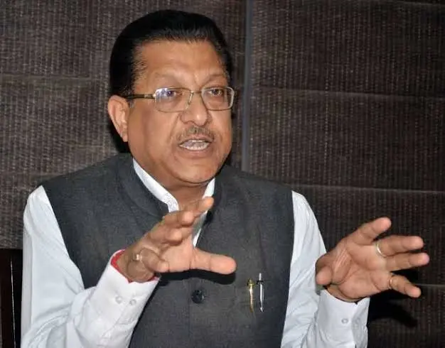प्रधानमंत्री श्री नरेंद्र मोदी की तुलना देश के प्रथम प्रधानमंत्री पंडित जवाहर लाल नेहरू से करना हास्यास्पद