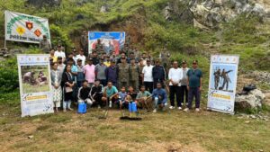 भूस्खलन प्रभावित देवल ग्राम में 130 इन्फैंट्री बटालियन (प्रादेशिक सेना) इकोलॉजिकल कुमाऊँ द्वारा 10,000 पौधों का विशेष वृक्षारोपण अभियान