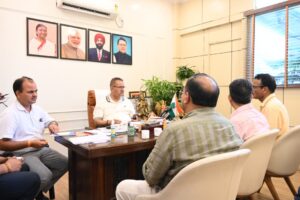 बरसात से पहले सड़क निर्माण कार्य पूरे करें, लापरवाही पर ठेकेदार बदलें: कैबिनेट मंत्री गणेश जोशी