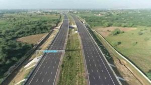 दिल्ली-देहरादून एक्सप्रेसवे पर गाड़ी चला रहे हैं तो ये 4 गलत‍ियां न करें, पर‍िवहन व‍िभाग ने जारी की जरूरी एडवाइजरी