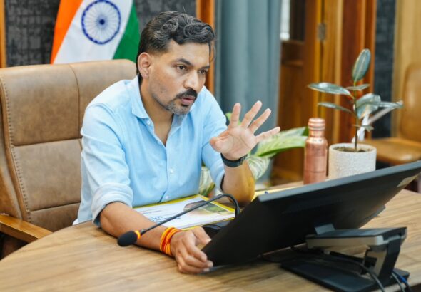जल जीवन मिशन की लंबित योजनाओं को सर्वाेच्च प्राथमिकता से पूरा करें- डीएम