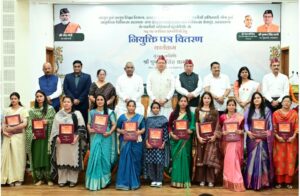 मुख्यमंत्री धामी ने 332 नव नियुक्त कार्मिकों को सौंपे नियुक्ति पत्र