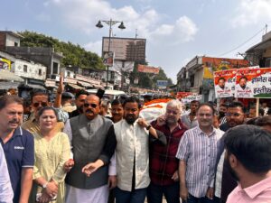 वोट बचाओ–देश बचाओ अभियान के तहत चुनाव आयुक्त ज्ञानेश कुमार की कांग्रेस कार्यकर्ताओं ने निकाली‌ शवयात्रा।