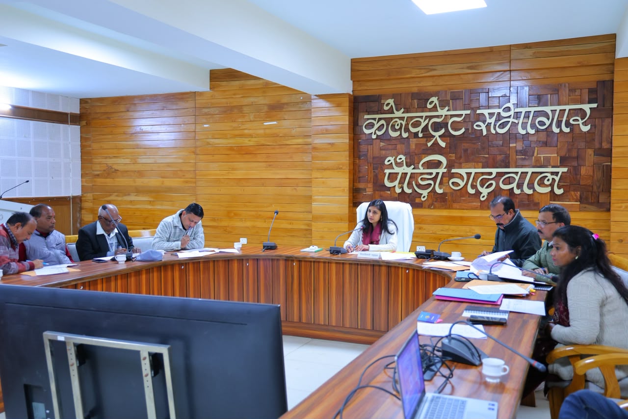 मतदेय स्थलों के युक्तिकरण पर जिलाधिकारी की अध्यक्षता में राजनीतिक दलों के पदाधिकारियों के साथ बैठक, 22 प्रस्तावों पर बनी सहमति